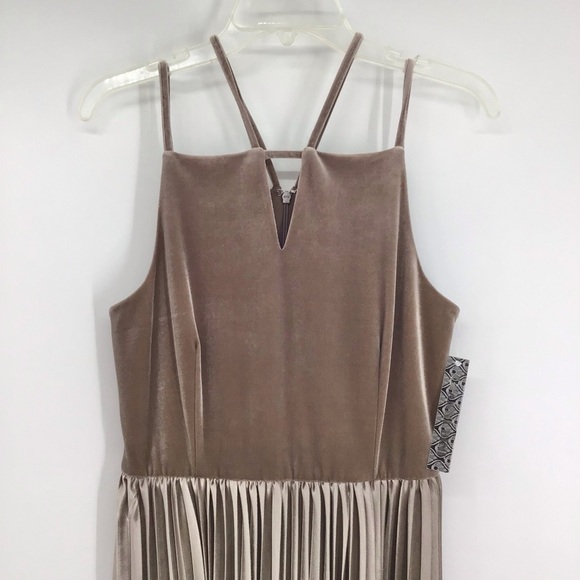 Gianni Bini Women’s Jenni Velour Pleated Mini Dress Party Champagne NWT Size 8 - Picture 4 of 9